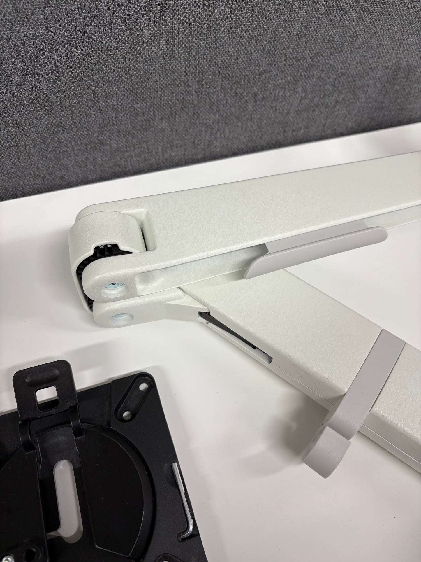 Ollin Monitor Arm - White