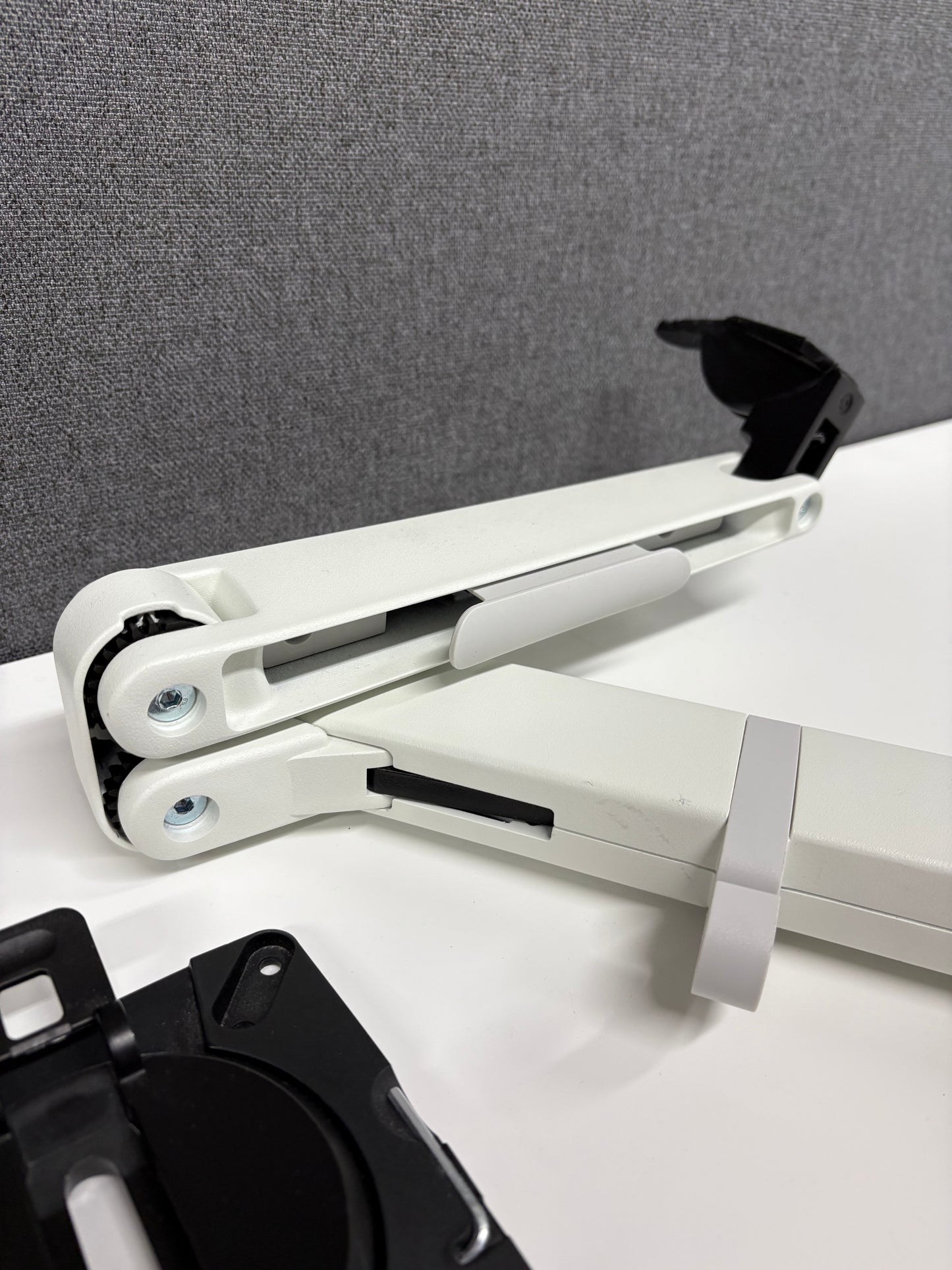 Ollin Monitor Arm - White