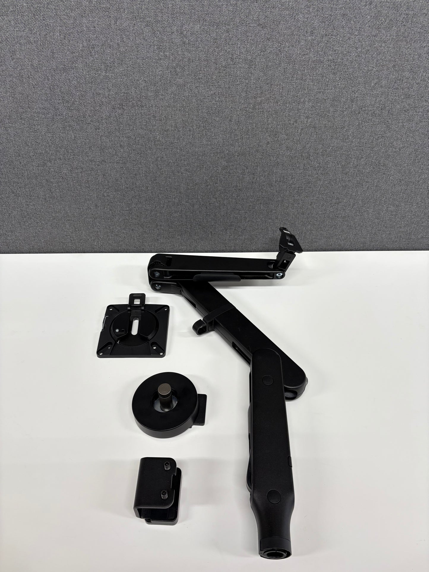 Ollin Monitor Arm - Black