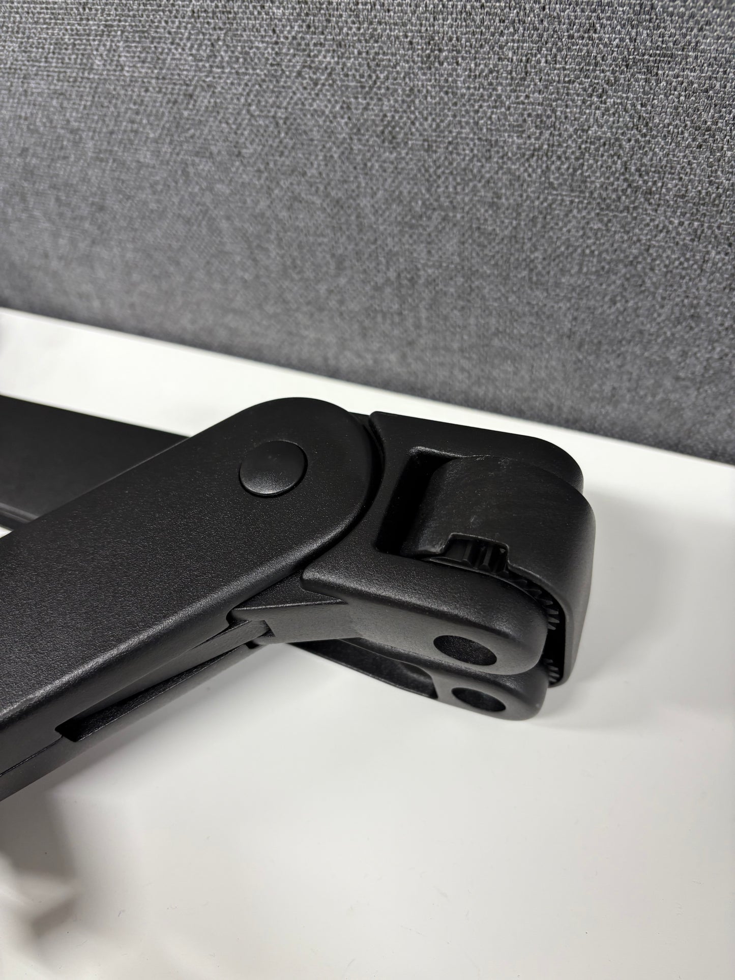 Ollin Monitor Arm - Black