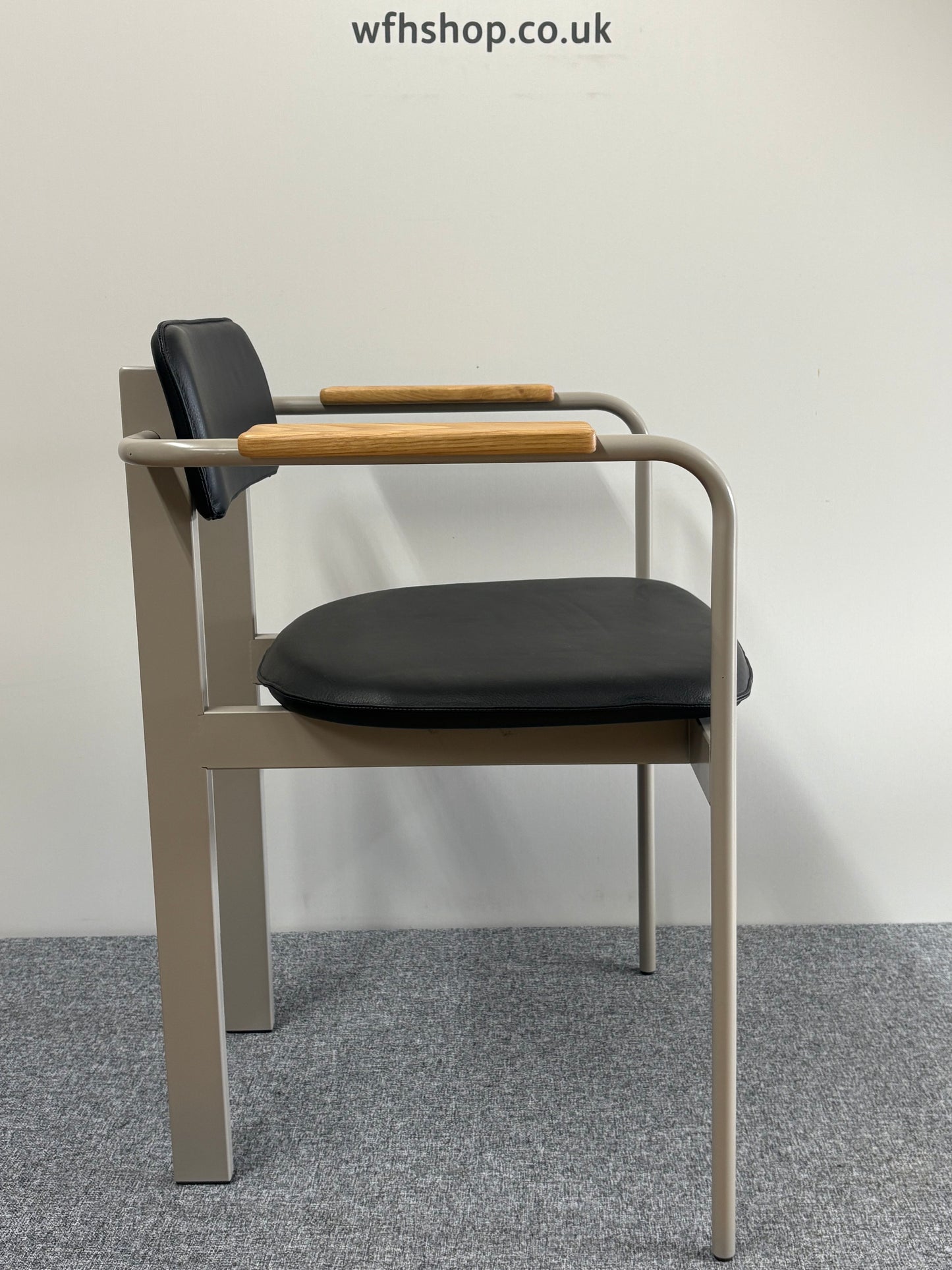Betwixt Chair by Herman Miller