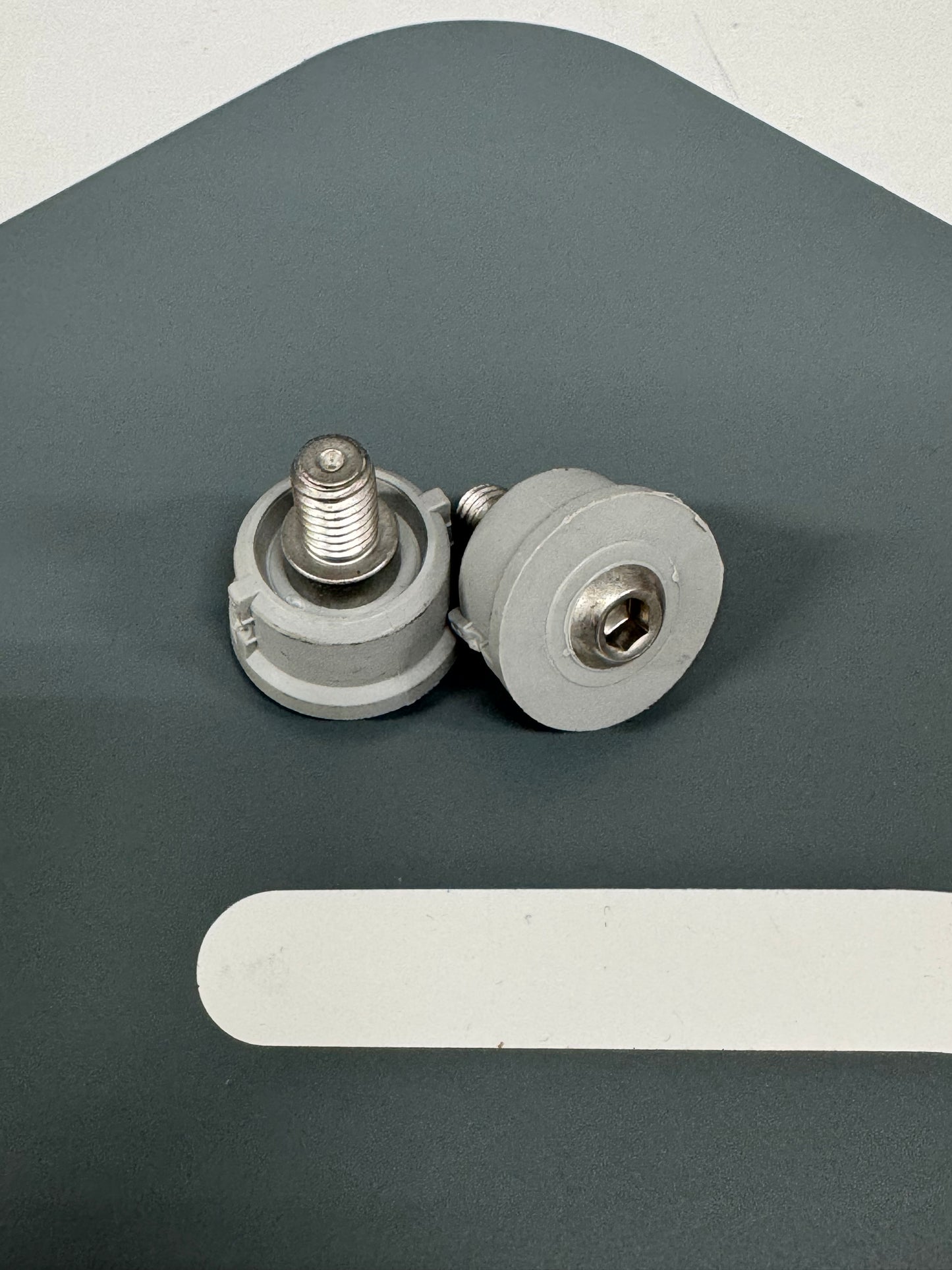 Hip Pivot Bolts for Mineral Classic Herman Miller Aeron Chair (Pair) UAE00M